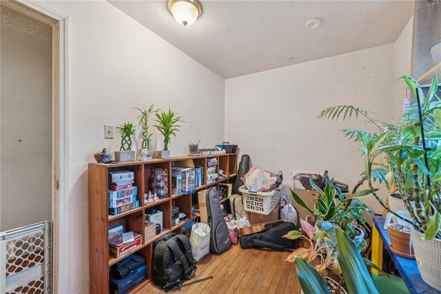 357 E Mcmurray Rd, Peters Twp, PA 15317