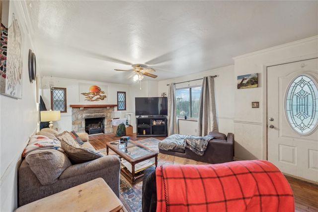 357 E Mcmurray Rd, Peters Twp, PA 15317