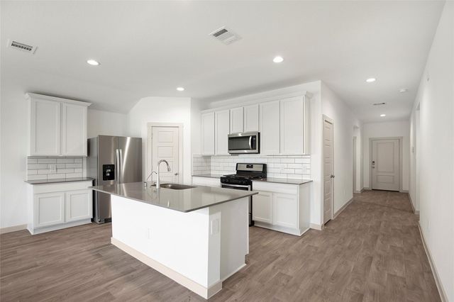 235 John House Ln, Rosharon, TX 77583