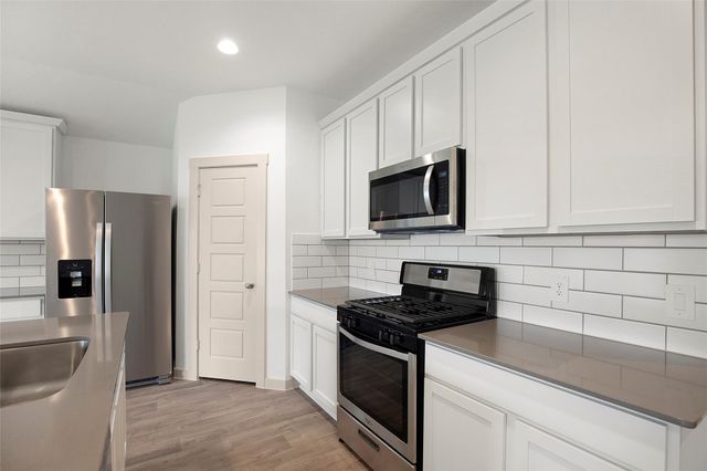 235 John House Ln, Rosharon, TX 77583