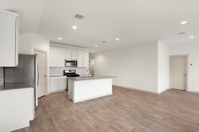 235 John House Ln, Rosharon, TX 77583