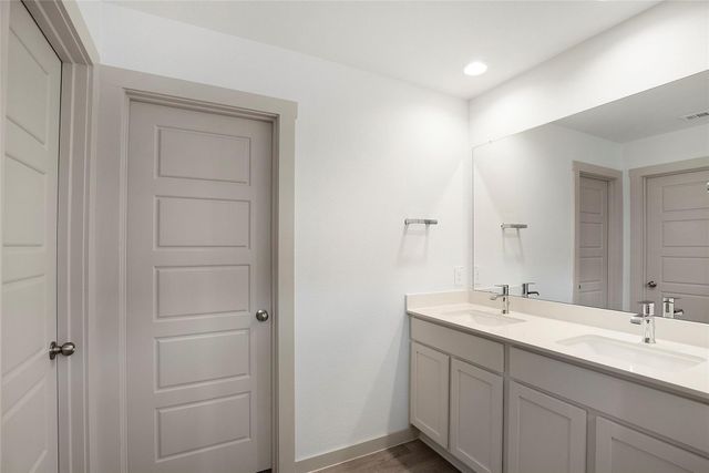 235 John House Ln, Rosharon, TX 77583