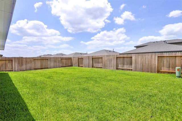 235 John House Ln, Rosharon, TX 77583