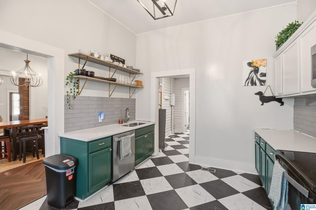 933 52ND WAY N, Birmingham, AL 35212