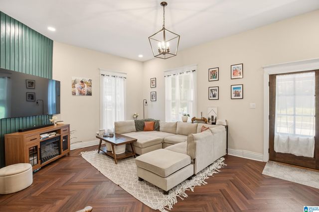 933 52ND WAY N, Birmingham, AL 35212