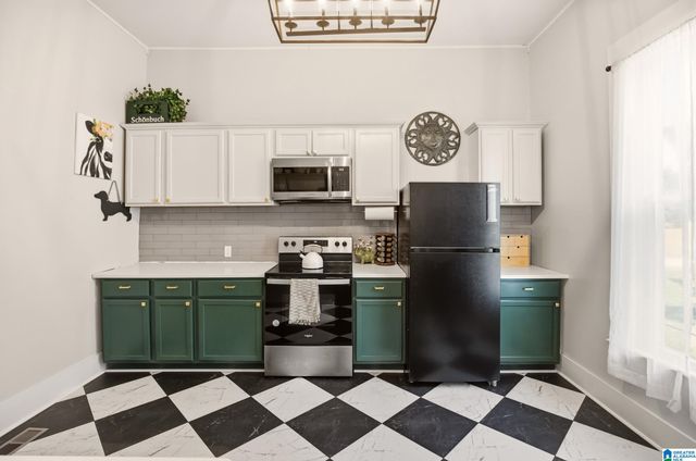 933 52ND WAY N, Birmingham, AL 35212