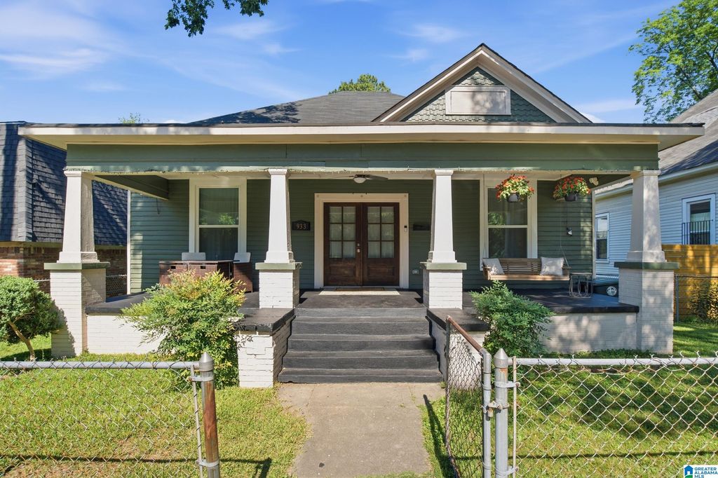 933 52ND WAY N, Birmingham, AL 35212
