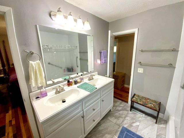 2400 Beach Drive, Heber Springs, AR 72543