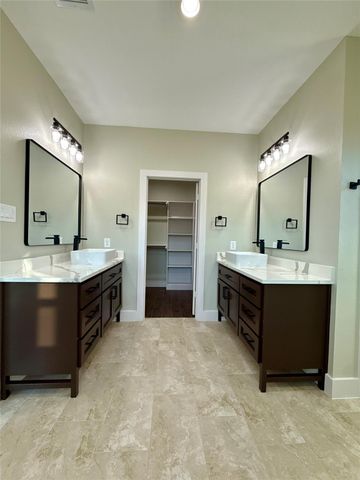 443 Wellshire Drive, West Columbia, TX 77486