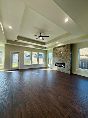 443 Wellshire Drive, West Columbia, TX 77486