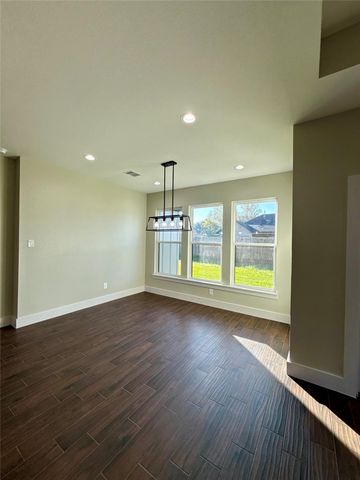 443 Wellshire Drive, West Columbia, TX 77486