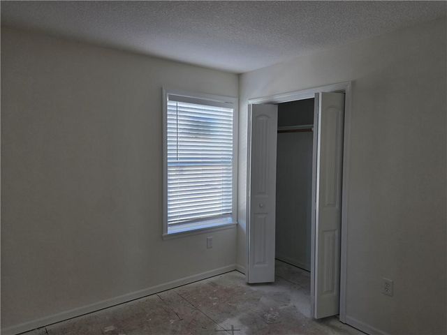 1734 Elderberry Lane, Ottawa, KS 66067