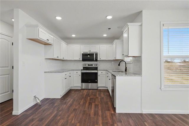 1734 Elderberry Lane, Ottawa, KS 66067