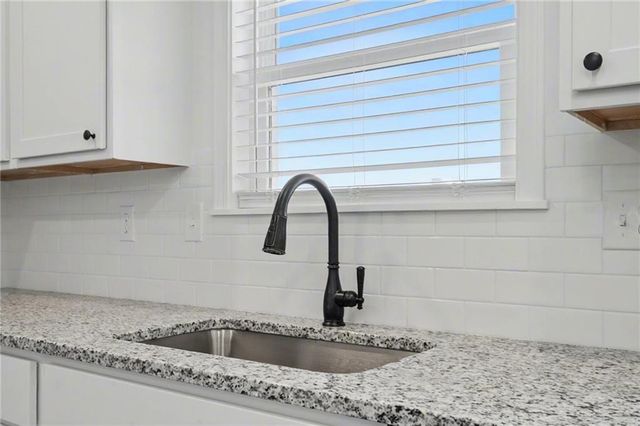 1734 Elderberry Lane, Ottawa, KS 66067