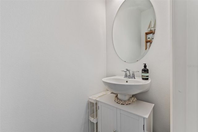 1621 SANIBEL DRIVE, Davenport, FL 33896