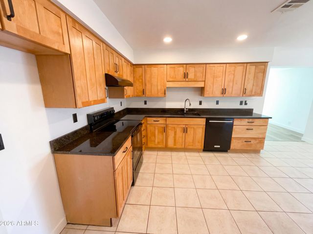 4902 W WINDROSE Drive, Glendale, AZ 85304