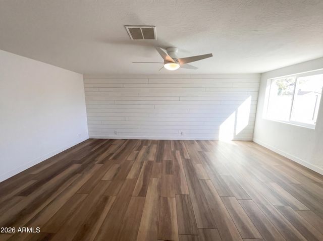 4902 W WINDROSE Drive, Glendale, AZ 85304