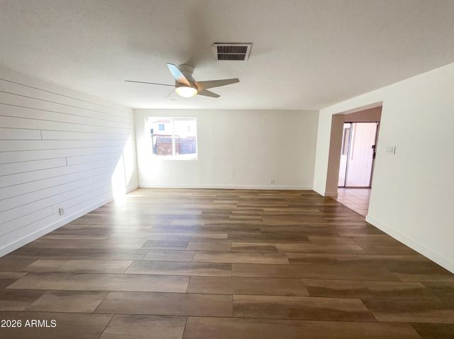 4902 W WINDROSE Drive, Glendale, AZ 85304