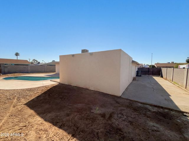 4902 W WINDROSE Drive, Glendale, AZ 85304