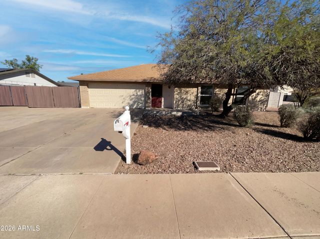 4902 W WINDROSE Drive, Glendale, AZ 85304