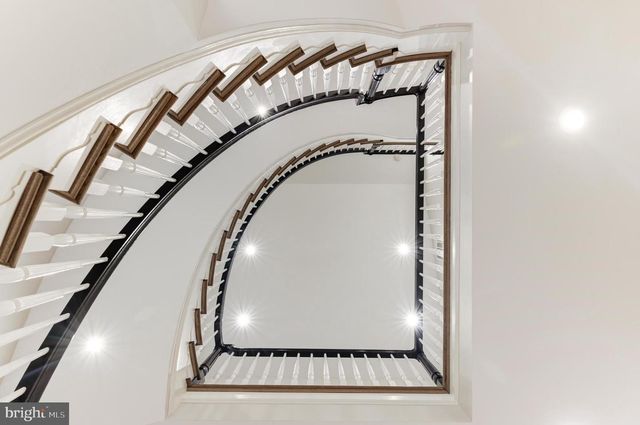 4802 KEMBLE PLACE NW, Washington, DC 20007