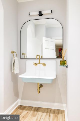 4802 KEMBLE PLACE NW, Washington, DC 20007