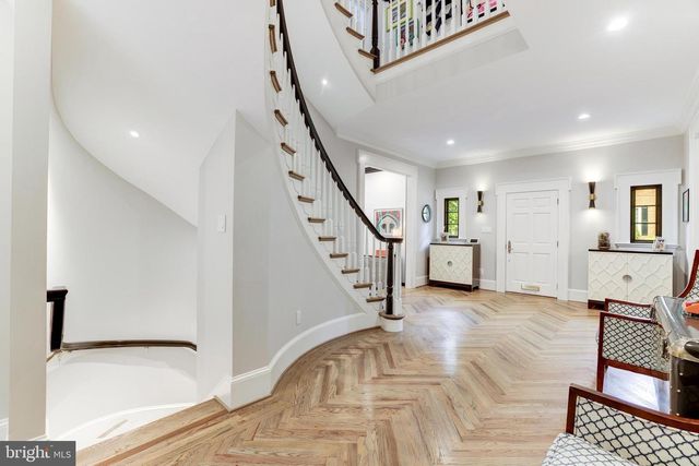 4802 KEMBLE PLACE NW, Washington, DC 20007