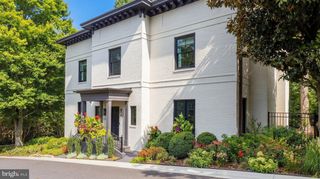 4802 KEMBLE PLACE NW, Washington, DC 20007