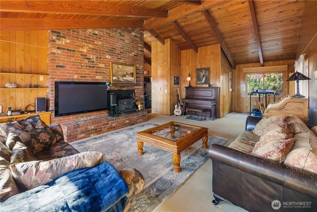 22516 100th Place SW, Vashon, WA 98070