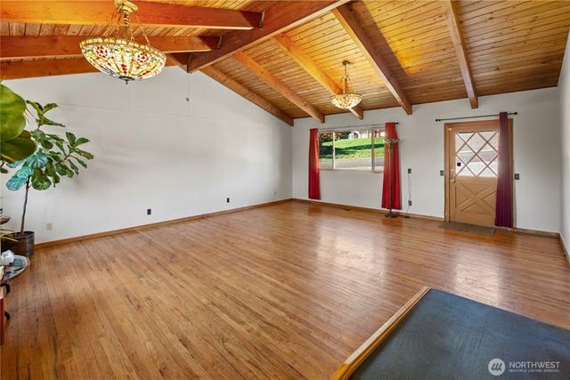 22516 100th Place SW, Vashon, WA 98070