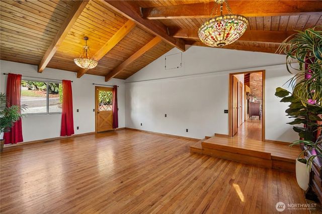 22516 100th Place SW, Vashon, WA 98070