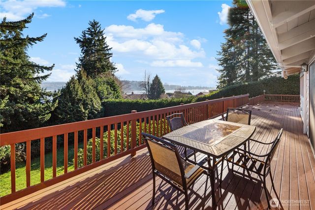 22516 100th Place SW, Vashon, WA 98070
