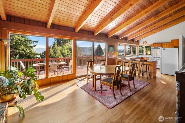 22516 100th Place SW, Vashon, WA 98070