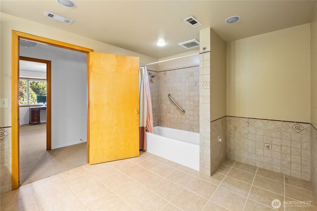 22516 100th Place SW, Vashon, WA 98070