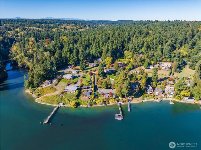 22516 100th Place SW, Vashon, WA 98070