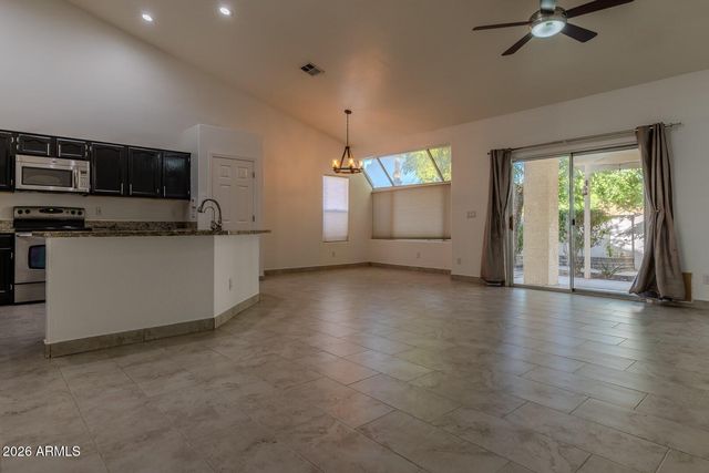 3125 E COTTONWOOD Lane, Phoenix, AZ 85048