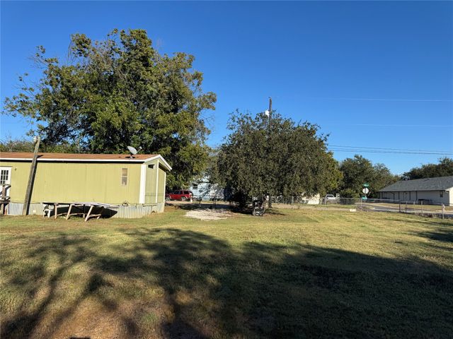 305 Elmo Street 303, Cleburne, TX 76031