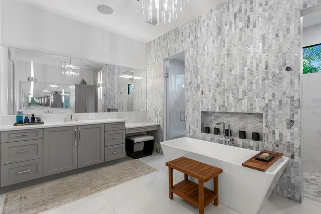 3909 W AZEELE STREET, Tampa, FL 33609