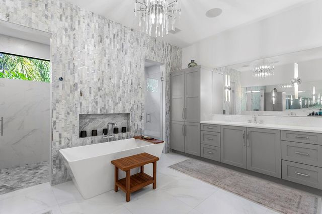 3909 W AZEELE STREET, Tampa, FL 33609