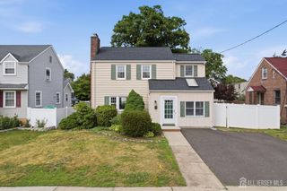 326 Melrose Avenue, Middlesex, NJ 08846