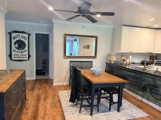 227 Crooked Hollow RD, Elgin, TX 78621