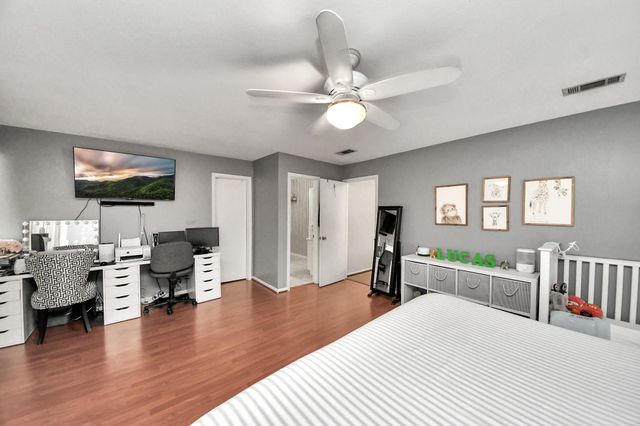 1532 Prairie Grove Drive, Houston, TX 77077