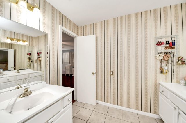 1532 Prairie Grove Drive, Houston, TX 77077