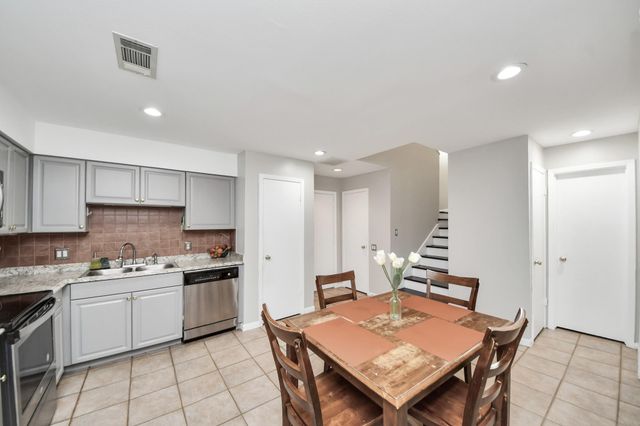 1532 Prairie Grove Drive, Houston, TX 77077