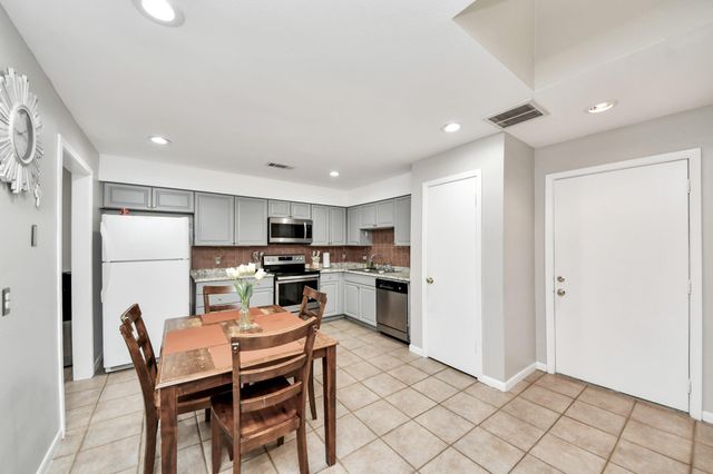 1532 Prairie Grove Drive, Houston, TX 77077