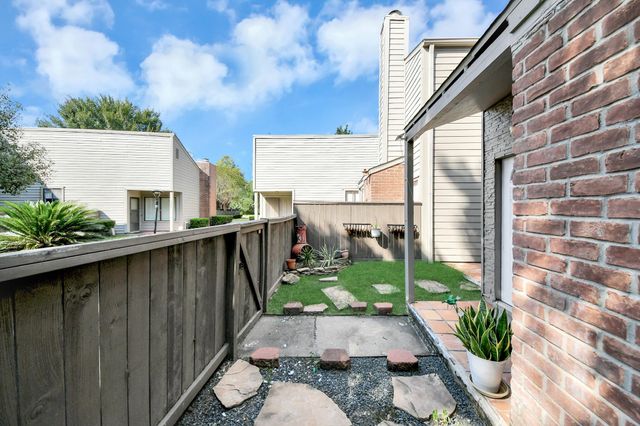 1532 Prairie Grove Drive, Houston, TX 77077