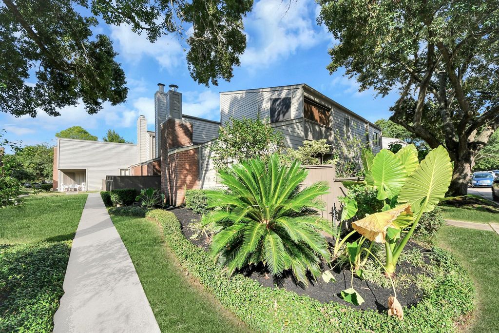 1532 Prairie Grove Drive, Houston, TX 77077