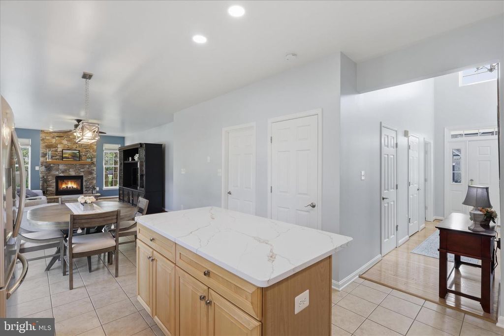 Image 12 of property listing at 1912 MORAN DR, Frederick, MD 21702