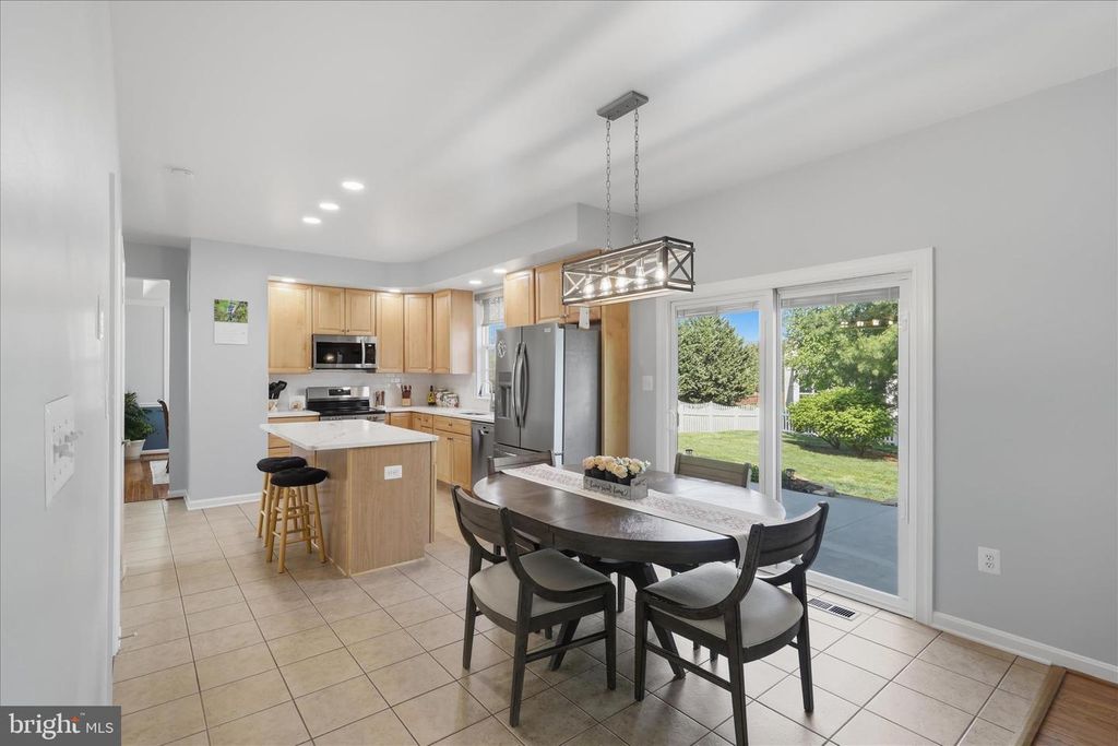 Image 14 of property listing at 1912 MORAN DR, Frederick, MD 21702