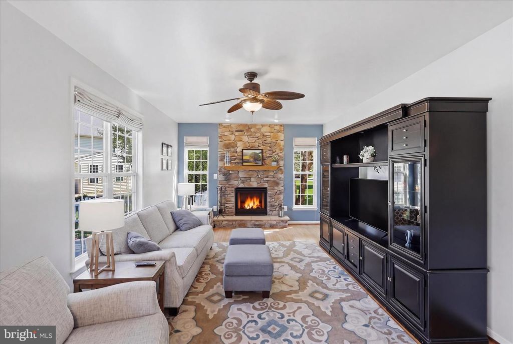 Image 15 of property listing at 1912 MORAN DR, Frederick, MD 21702